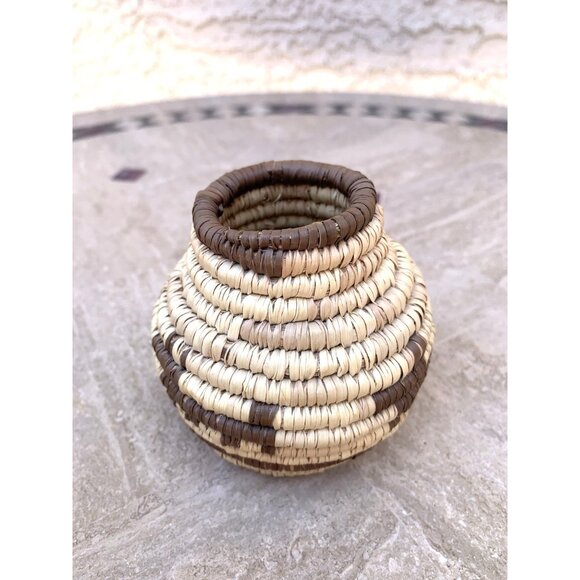 3 Miniature Native American Hand Woven Coiled Grass Seed Pots Papago Animals - Picture 8 of 13